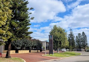 Exterior - C Mandurah Resort (Halls Head)