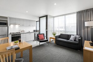 Apartment, 1 Schlafzimmer | Wohnbereich | LED-Fernseher