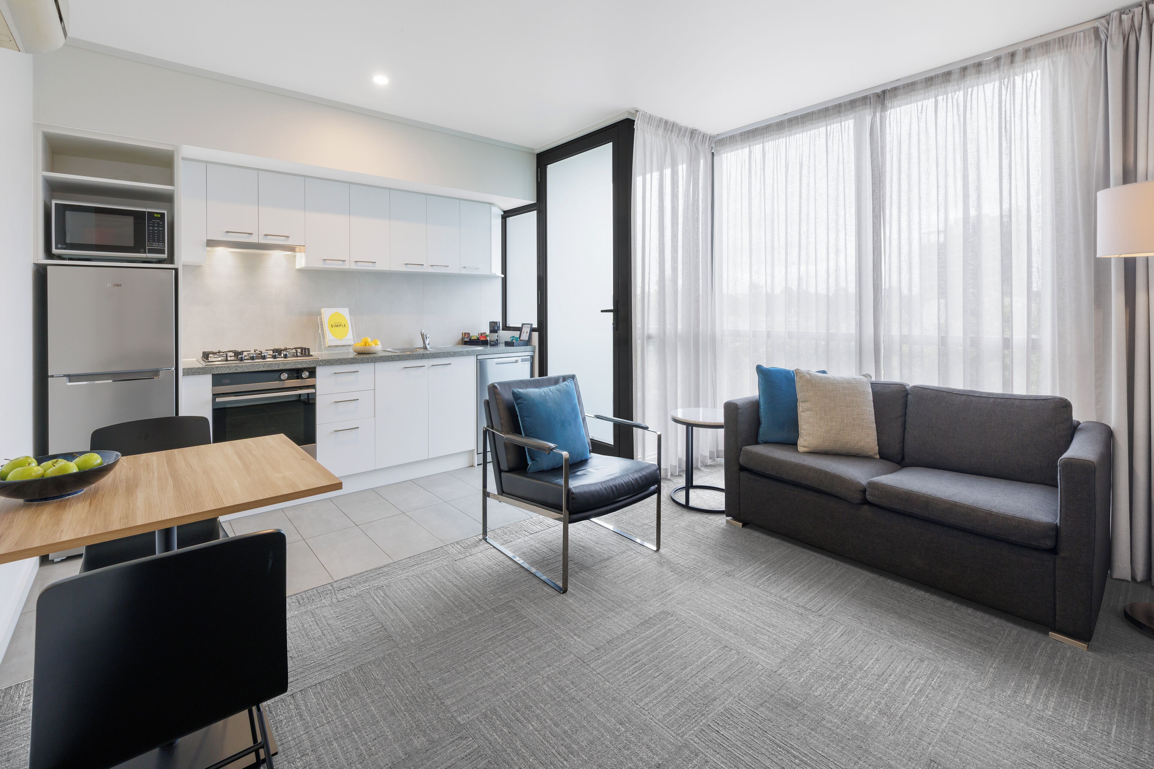 Appartement, 1 slaapkamer | Woonruimte | Een ledtelevisie