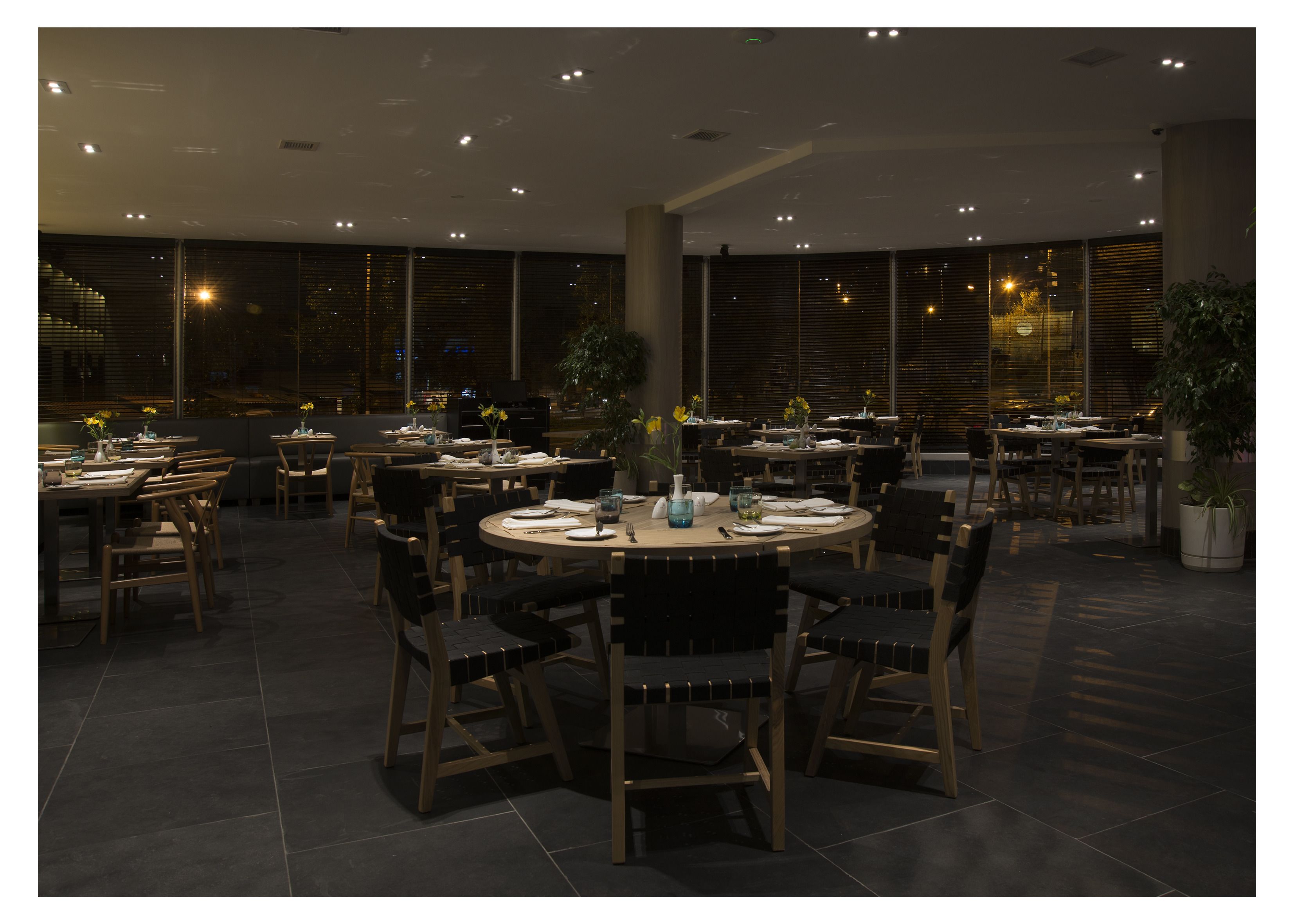 Serves dinner and happy hour