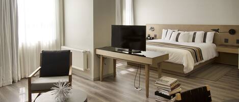 Luxury-Zimmer, 1 King-Bett | Hochwertige Bettwaren, Daunenbettdecken, Minibar, Zimmersafe