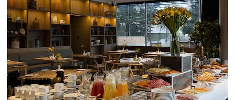 Gratis frukostbuffé varje dag