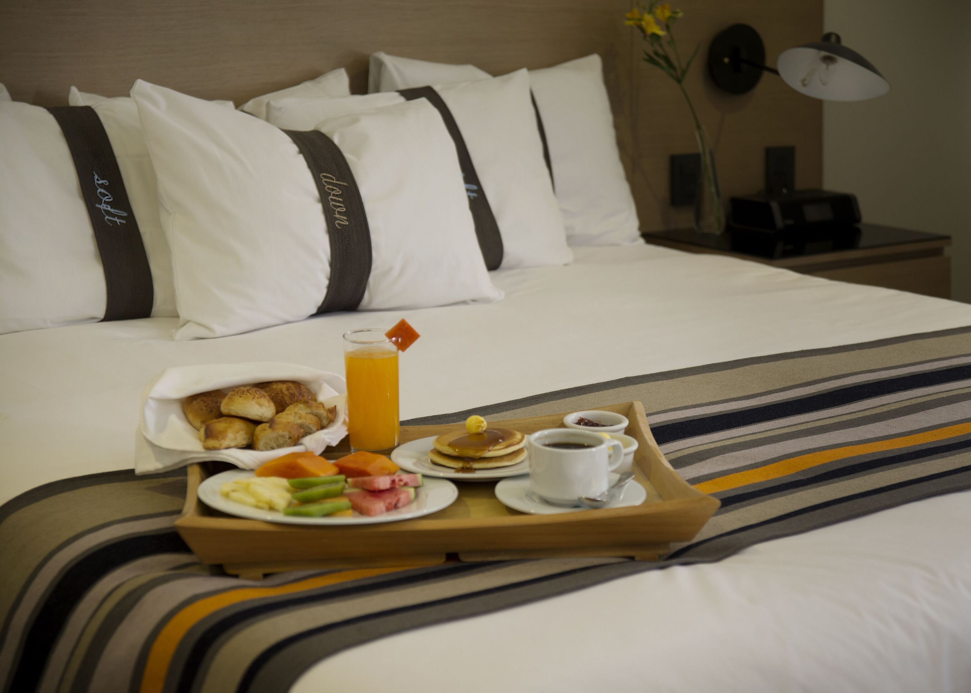 Sängtillbehör av högsta kvalitet, duntäcken och minibar
