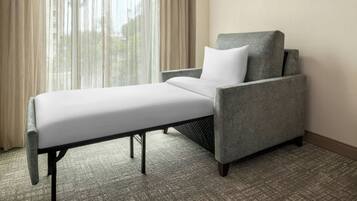 1 bedroom, pillowtop beds, desk, laptop workspace