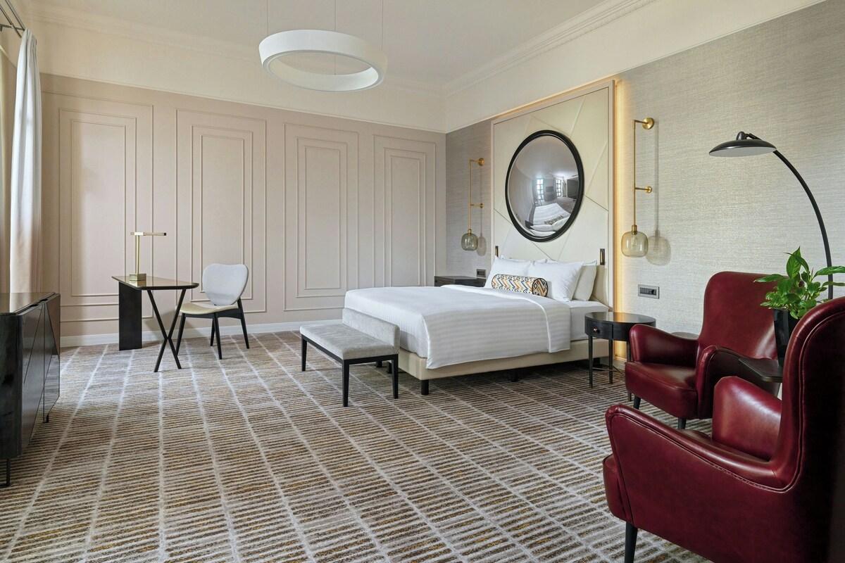 Junior Single Room, 1 King Bed with Sofa bed
