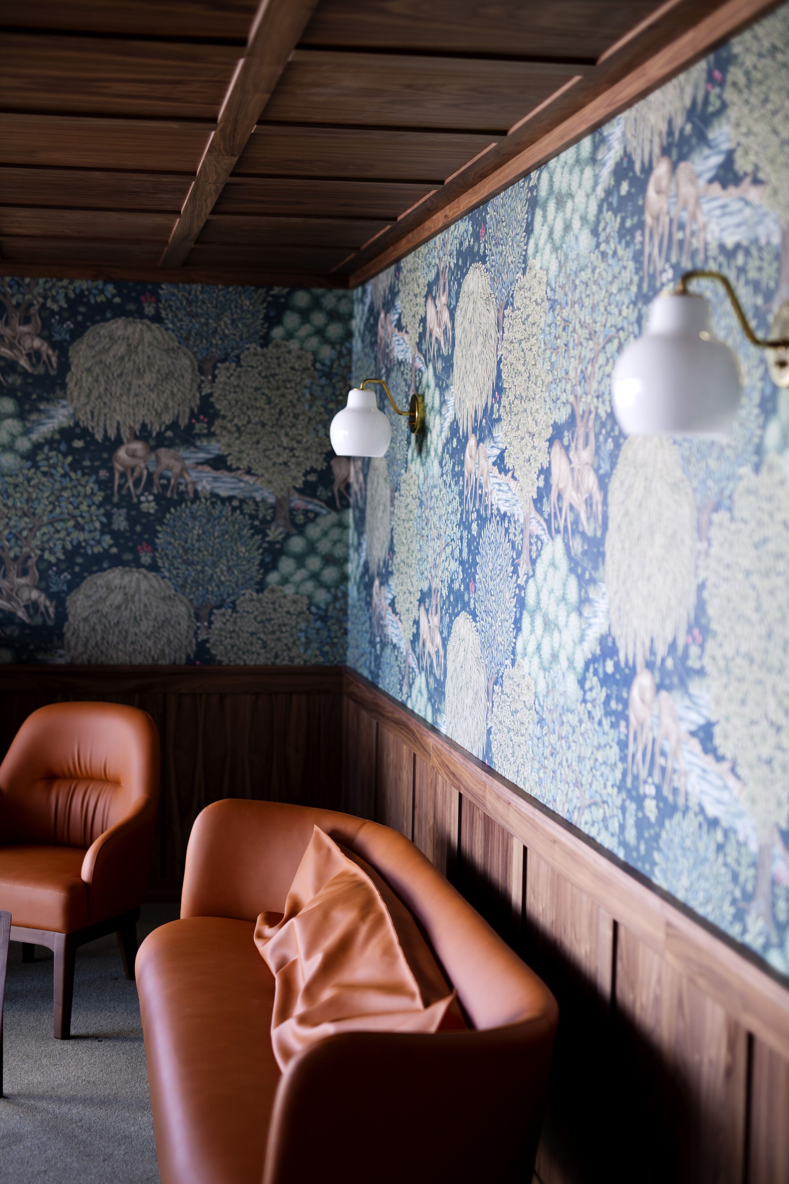 breakfast and dinner served