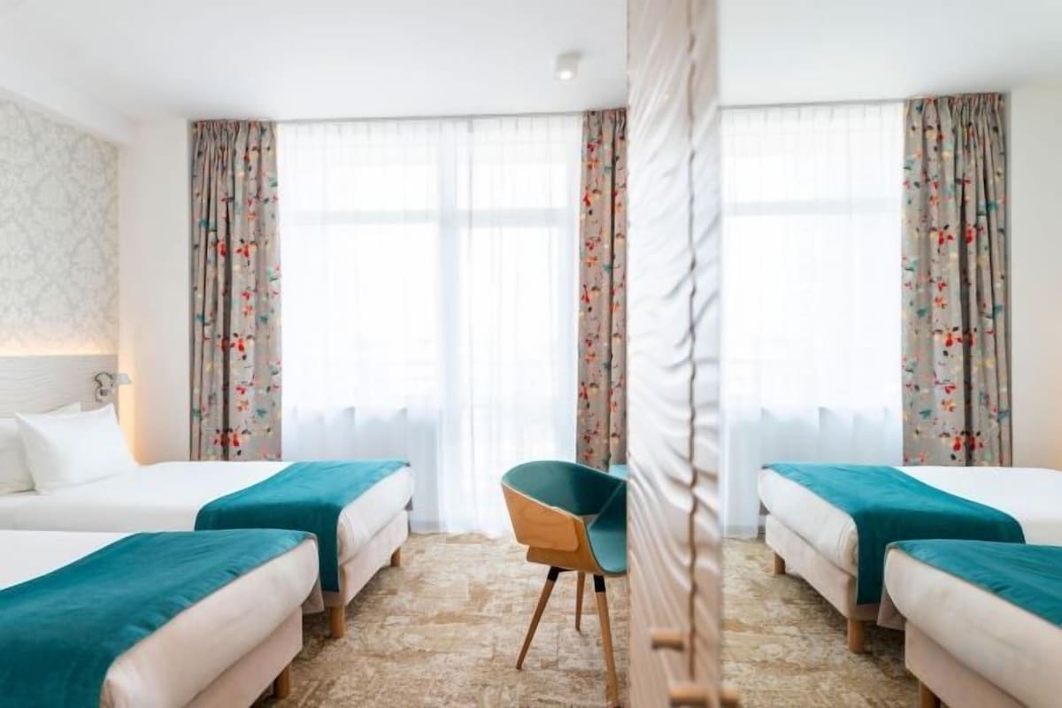 In-room safe, desk, laptop workspace, blackout drapes
