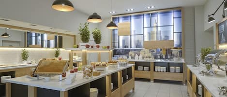 Daily buffet breakfast (PLN 55 per person)