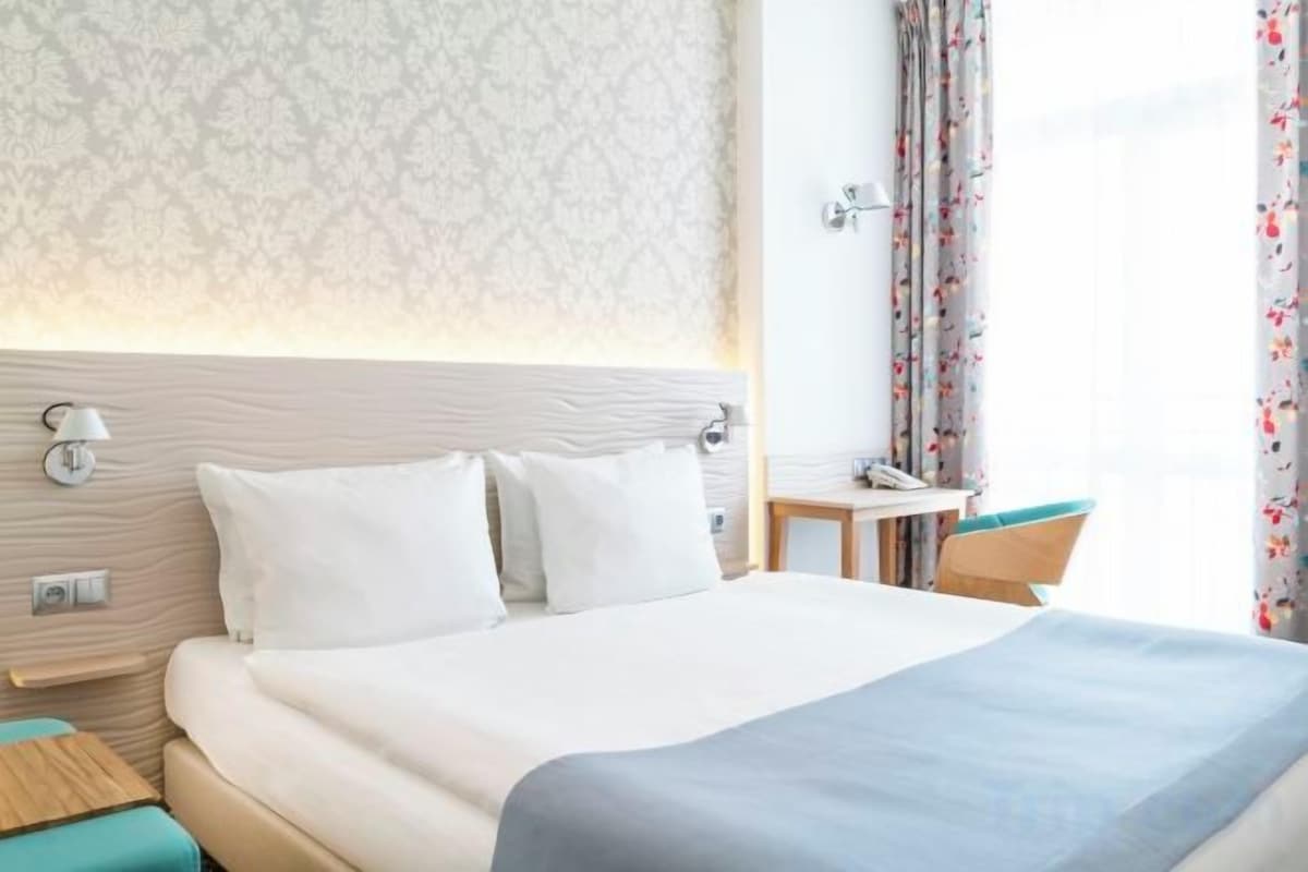 In-room safe, desk, laptop workspace, blackout drapes