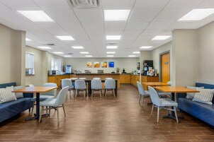 Free daily continental breakfast