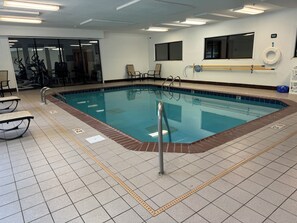 Una piscina cubierta