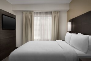 1 bedroom, in-room safe, desk, iron/ironing board