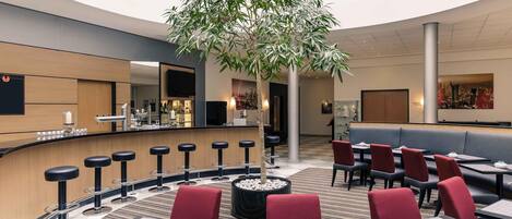 供应早餐和晚餐