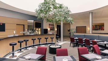 Ofrece desayunos y cenas