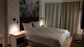 Quarto casal premium | Frigobar, cofres nos quartos, escrivaninha
