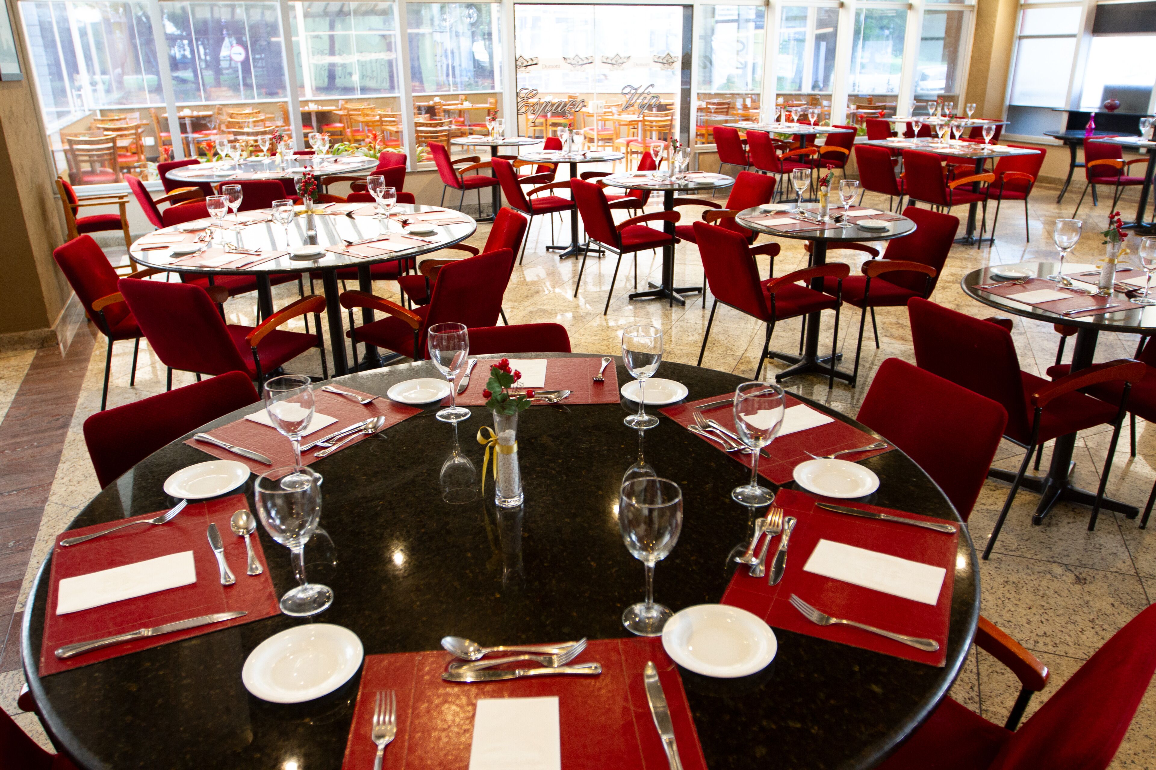 Petit déjeuner en libre-service (61.00 BRL par personne)