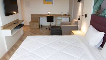 Quarto casal premium | 1 quarto, frigobar, cofres nos quartos, escrivaninha