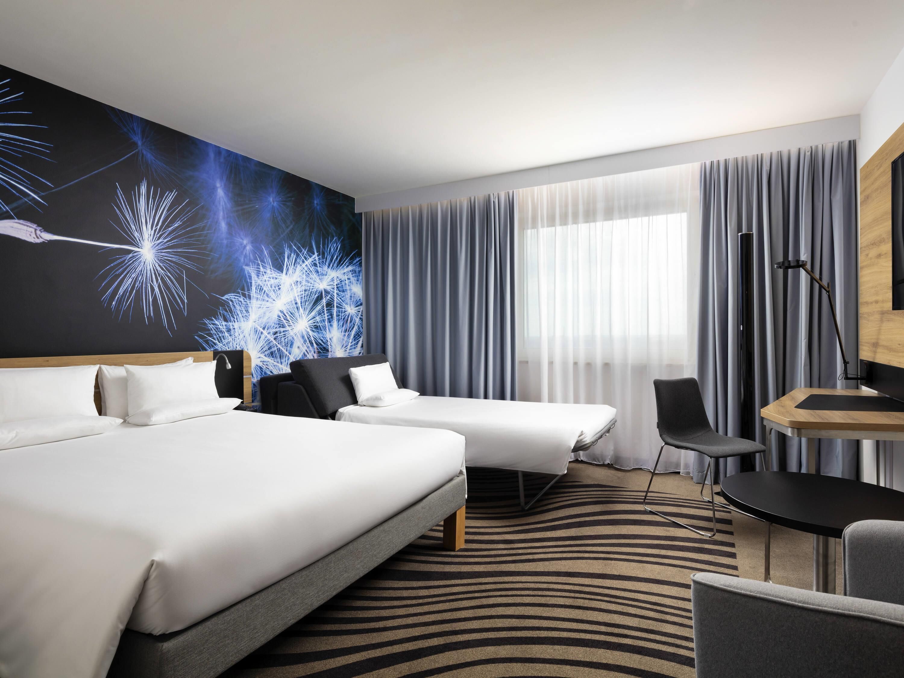 Superior Room, 1 Queen Bed with Sofa bed | Hypo-allergenic bedding, desk, laptop workspace, blackout curtains