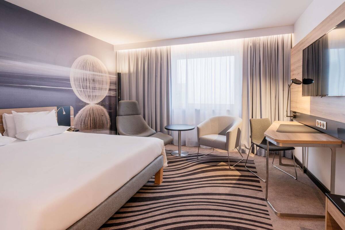 Executive-Zimmer, 1 Queen-Bett | Allergikerbettwaren, Schreibtisch, laptopgeeigneter Arbeitsplatz