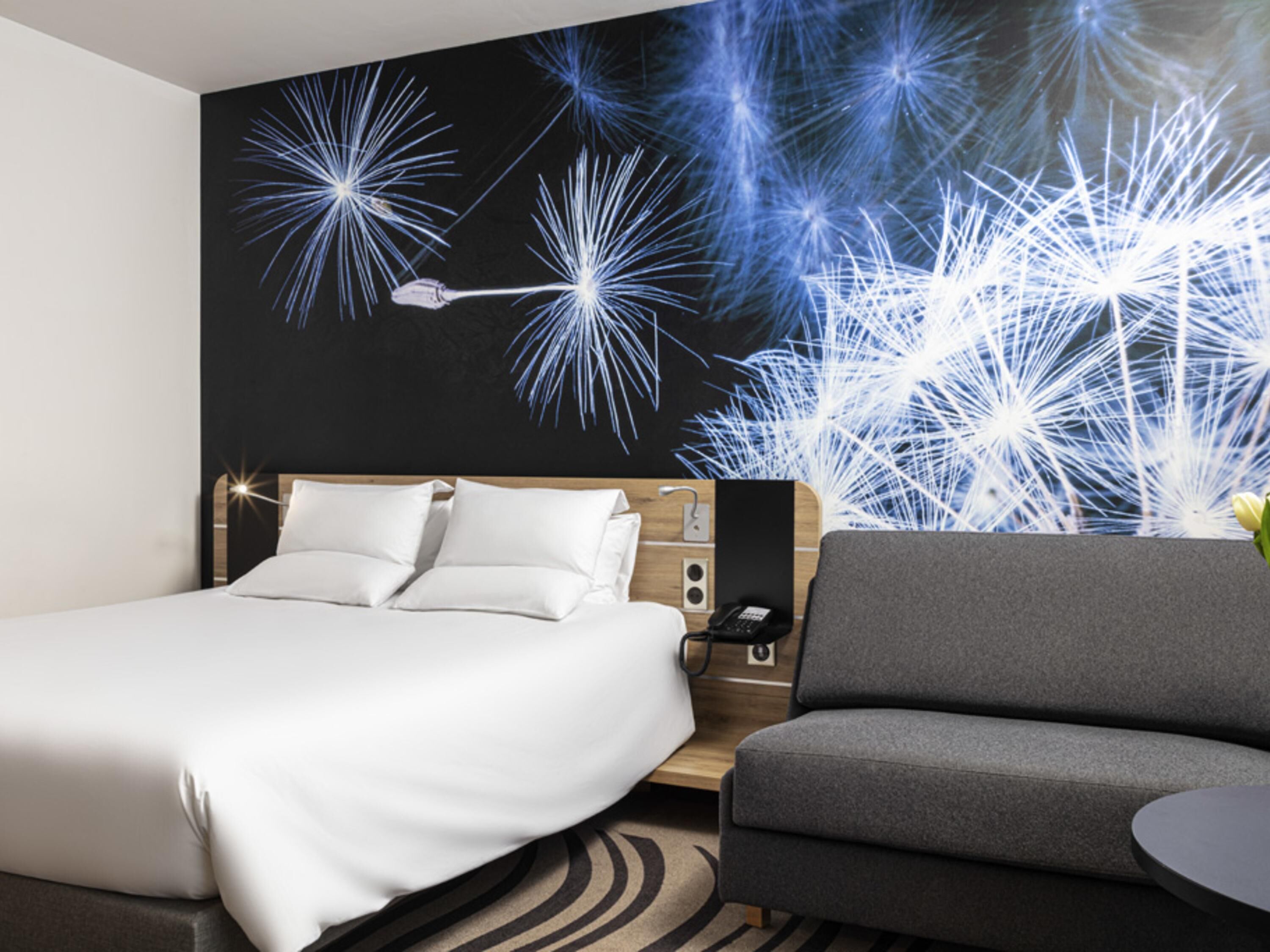 Phòng Superior, 1 giường cỡ queen và sofa giường | Bộ đồ giường kháng dị ứng, bàn, khu vực làm việc phù hợp cho laptop 