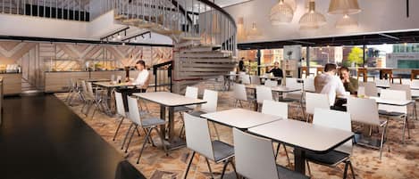 Tägliches Frühstücksbuffet gegen Gebühr
