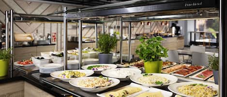 Tägliches Frühstücksbuffet gegen Gebühr