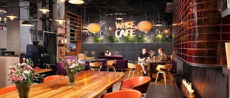 Serveert lunch en diner