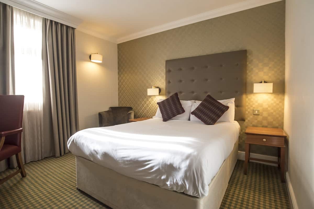 In-room safe, desk, laptop workspace, blackout drapes