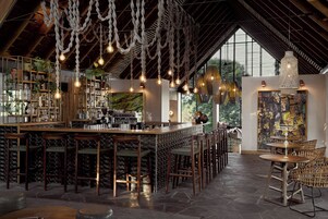 Bar (en la propiedad)