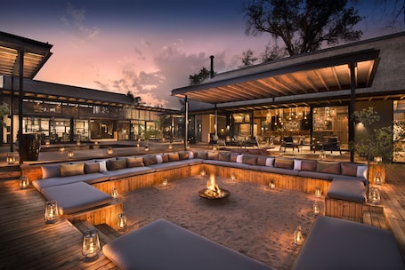 Exterior. Lion Sands River Lodge