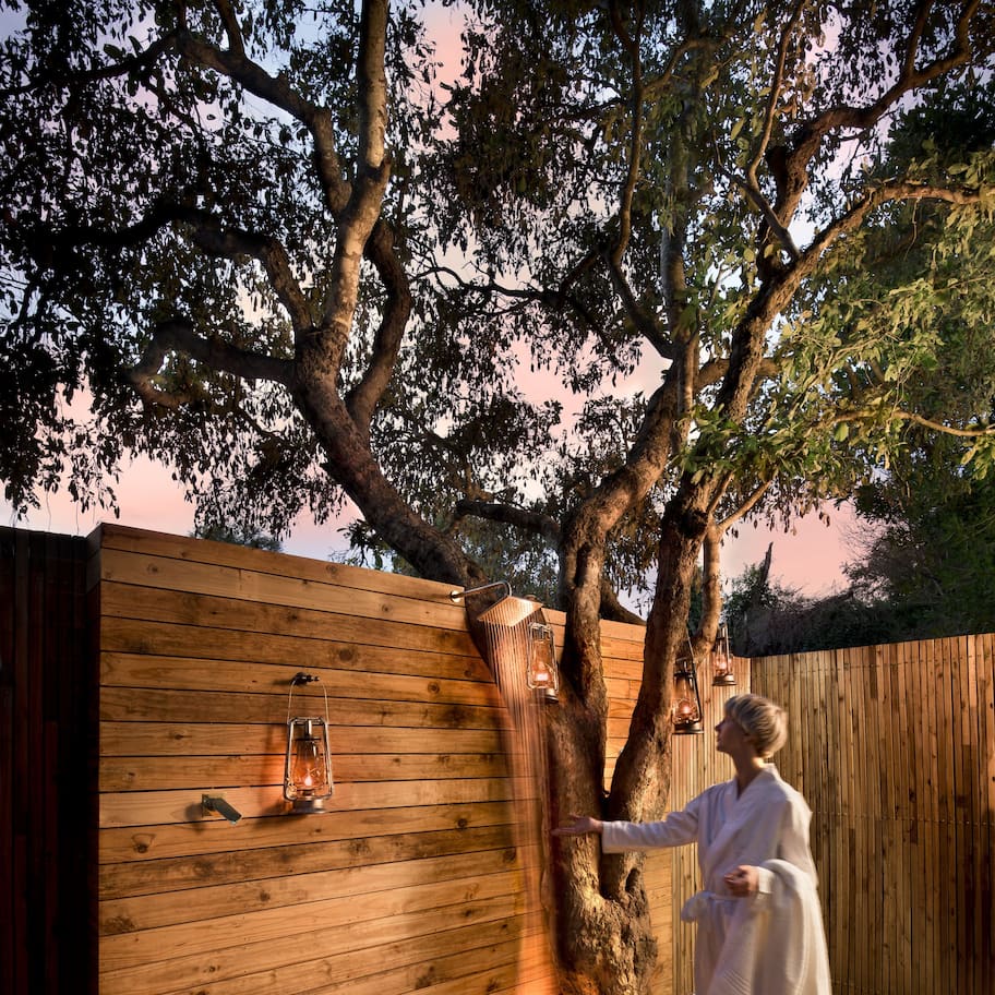 Superior Room | Bathroom amenities | Separate tub and shower, designer toiletries, hair dryer, bathrobes