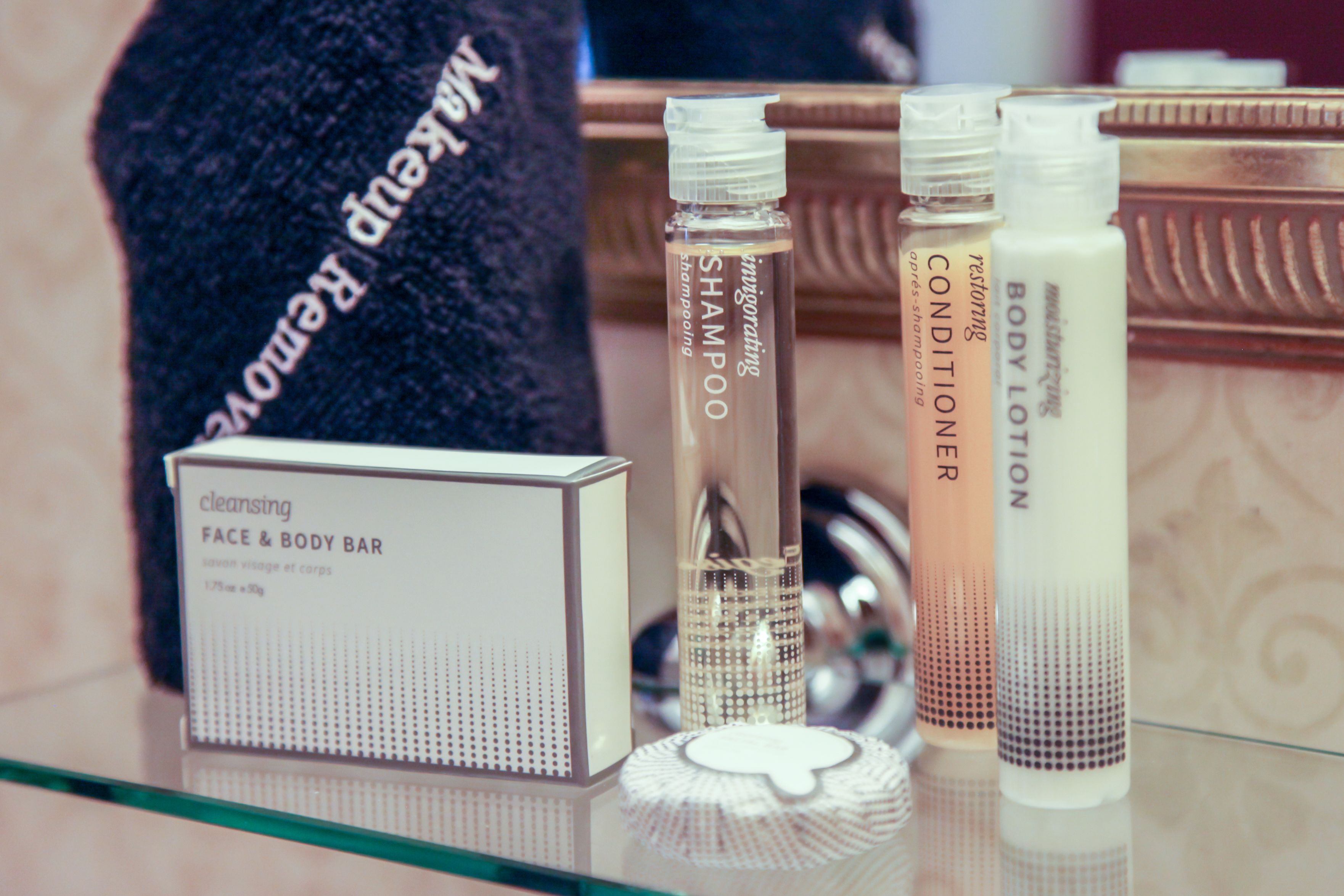 combined shower/bathtub, deep-soaking bathtub, free toiletries