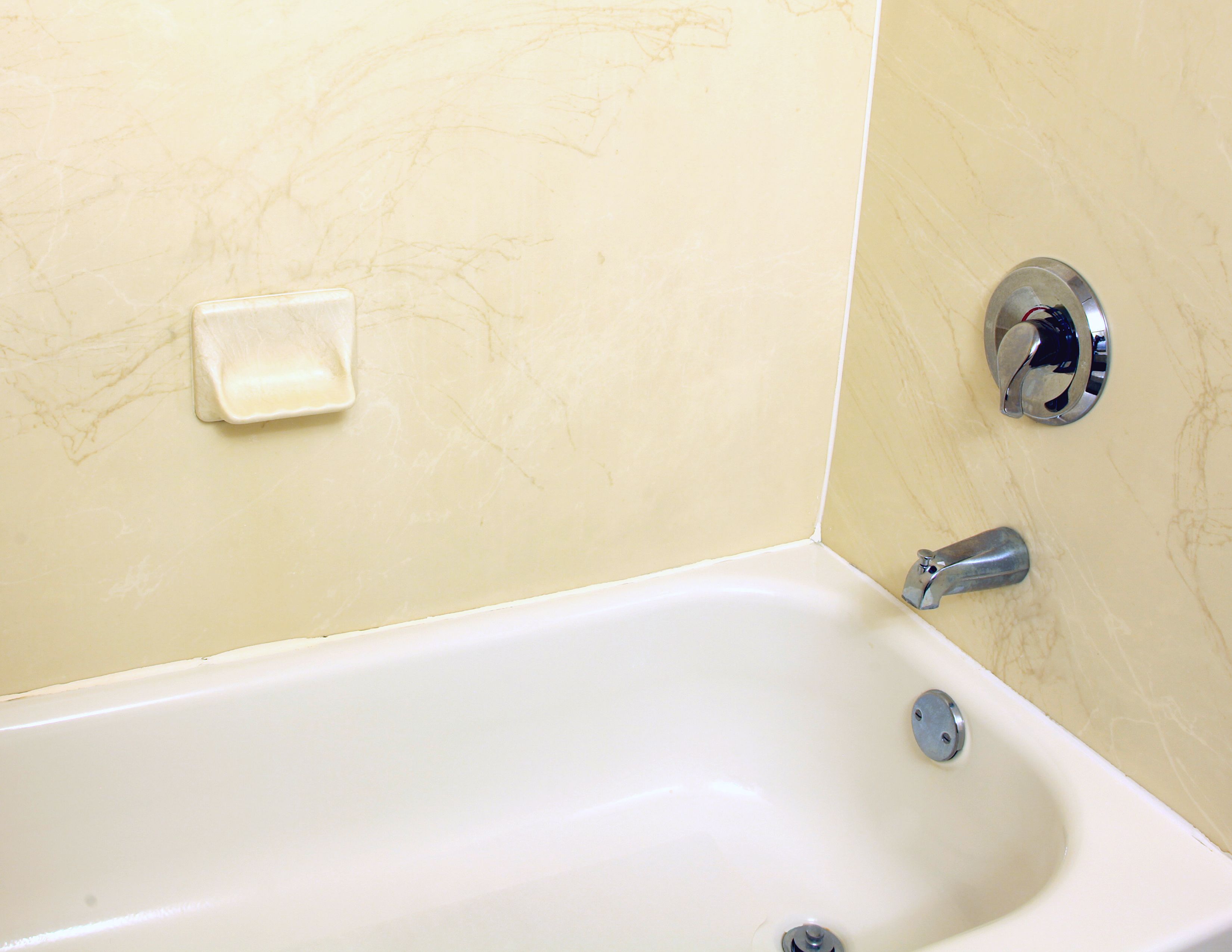 deep-soaking bathtub