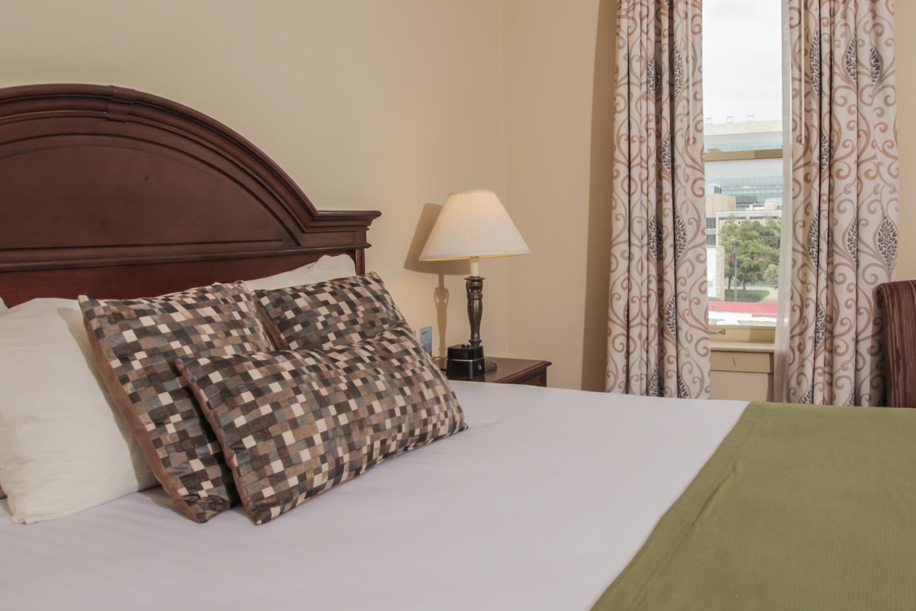 premium bedding, in-room safe, desk, laptop workspace