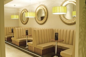 Dinner served - Clarion Collection Croydon Park Hotel (Croydon)