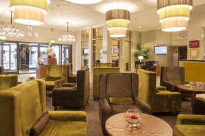 Serves lunch and dinner - Clarion Collection Croydon Park Hotel (Croydon)