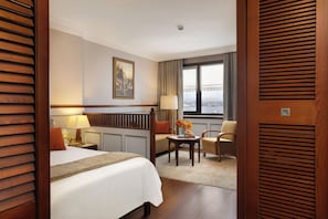 Junior-Suite, Meerblick | 1 Schlafzimmer, Minibar, Zimmersafe, individuell dekoriert