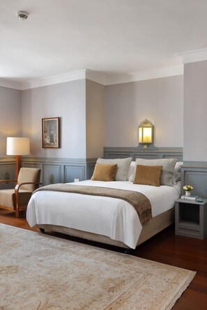 Suite – junior | Minibar, safe på rommet, individuelt dekorert og skrivebord