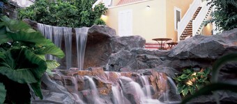 Kura Hulanda Village & Spa