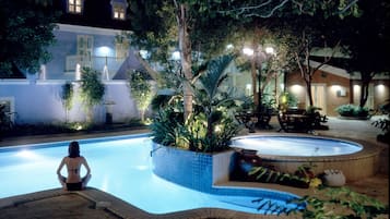 2 piscinas al aire libre
