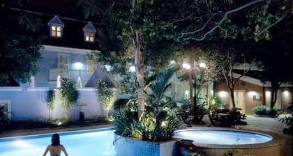 Kura Hulanda Village & Spa