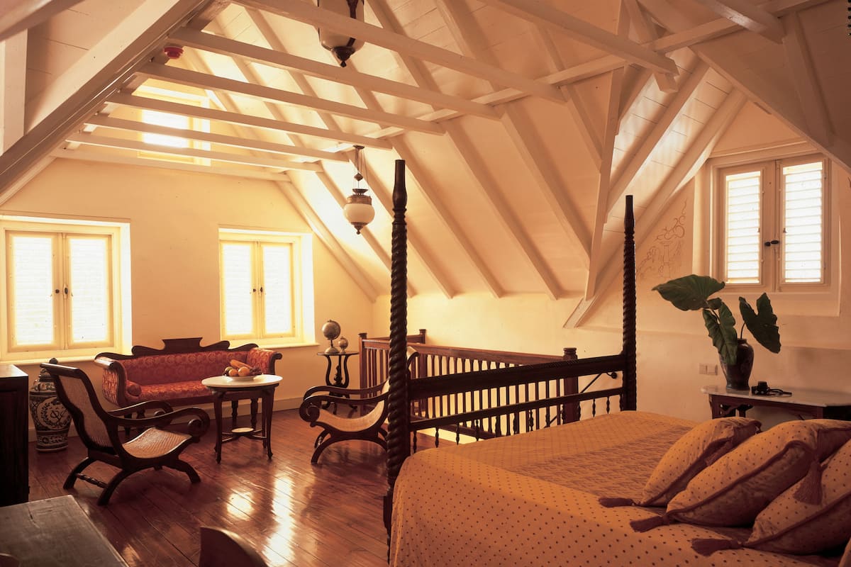In-room safe, desk, iron/ironing board (on request), free WiFi