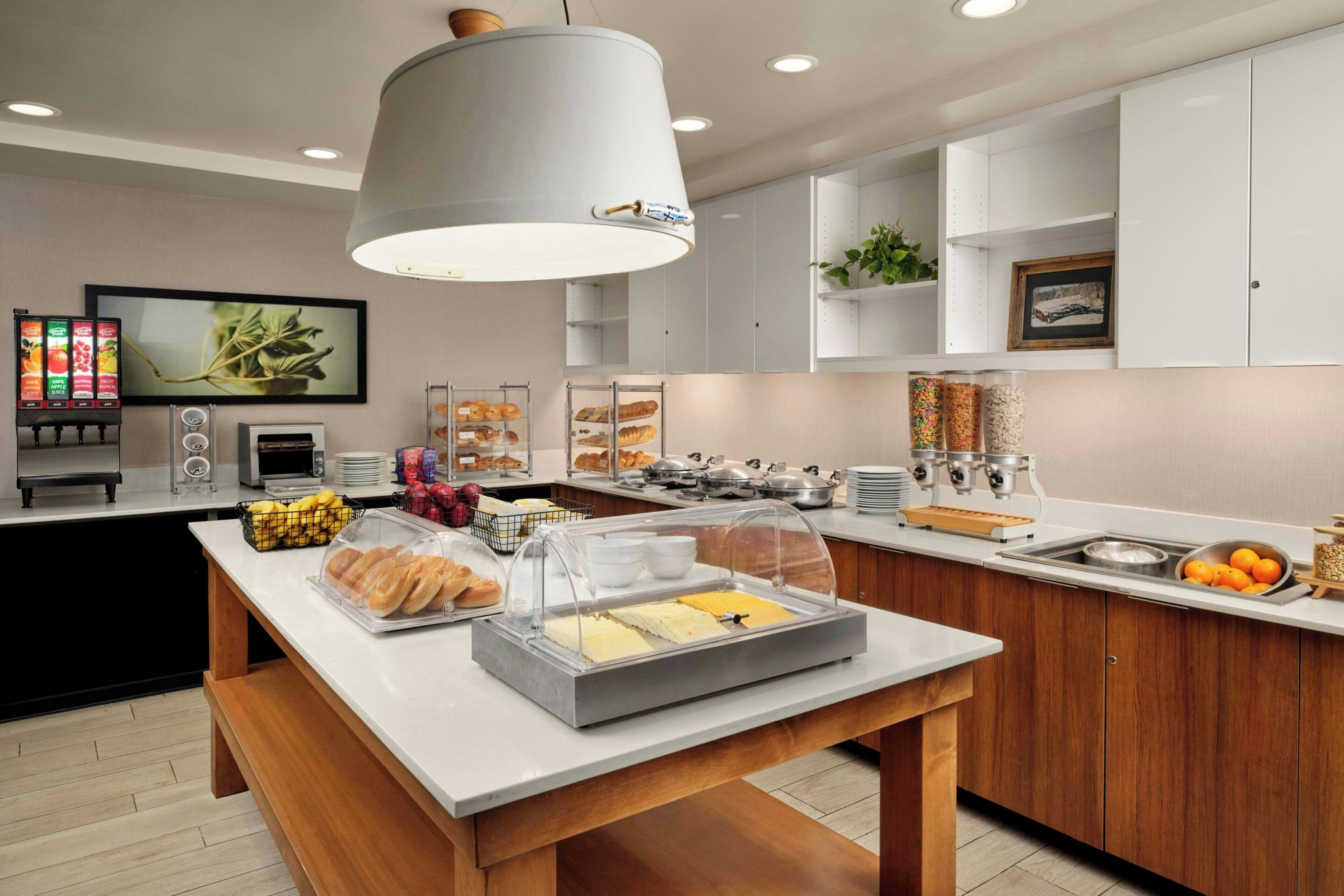 free daily continental breakfast