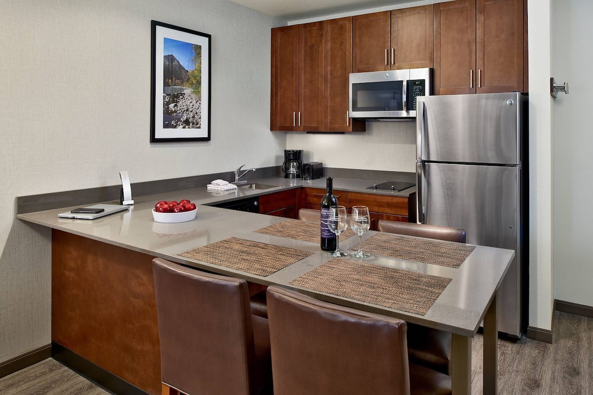 In-room safe, laptop workspace, iron/ironing board