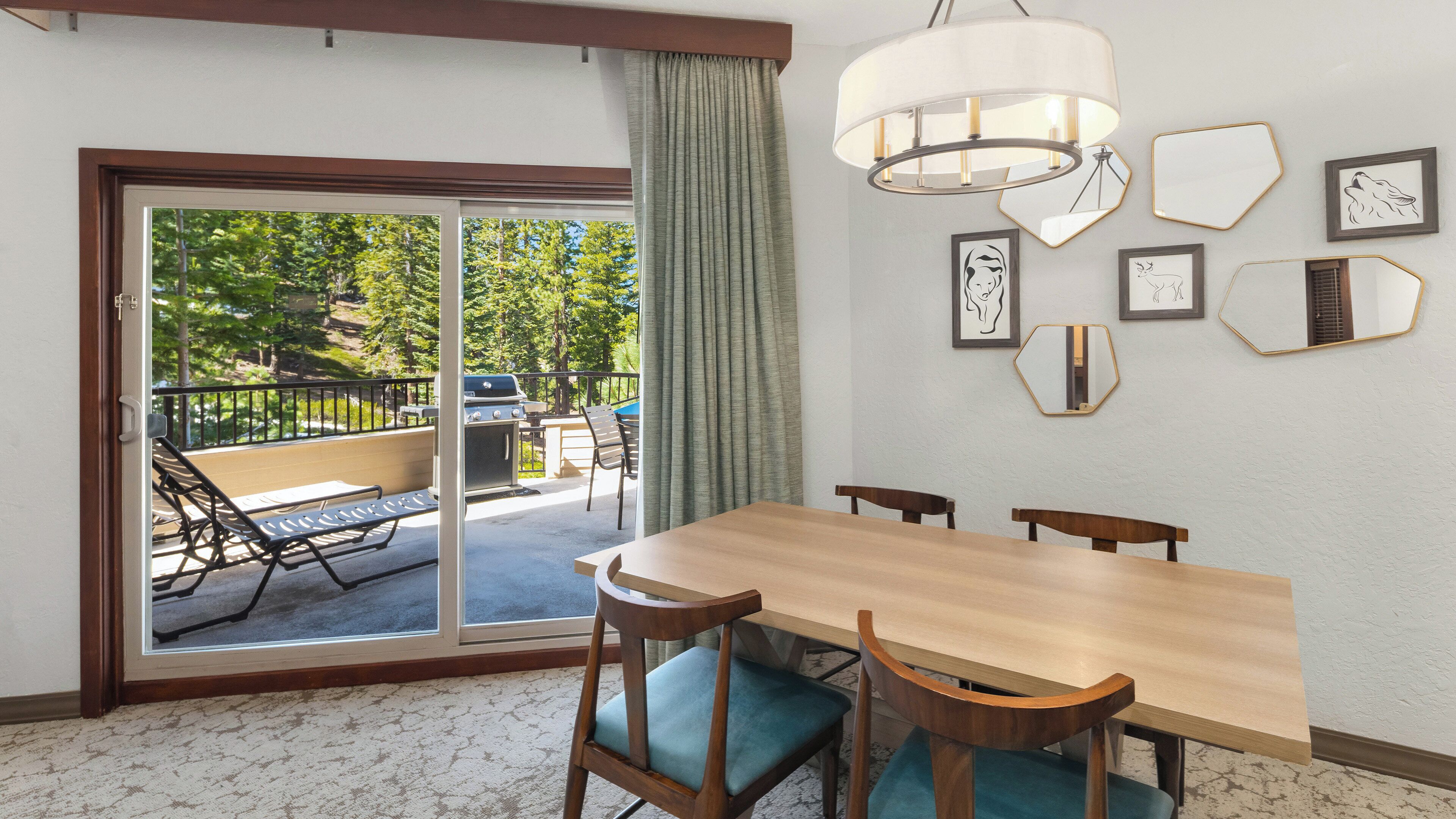Villa, 2 slaapkamers | Een kluis op de kamer, een strijkplank/strijkijzer, gratis babybedden