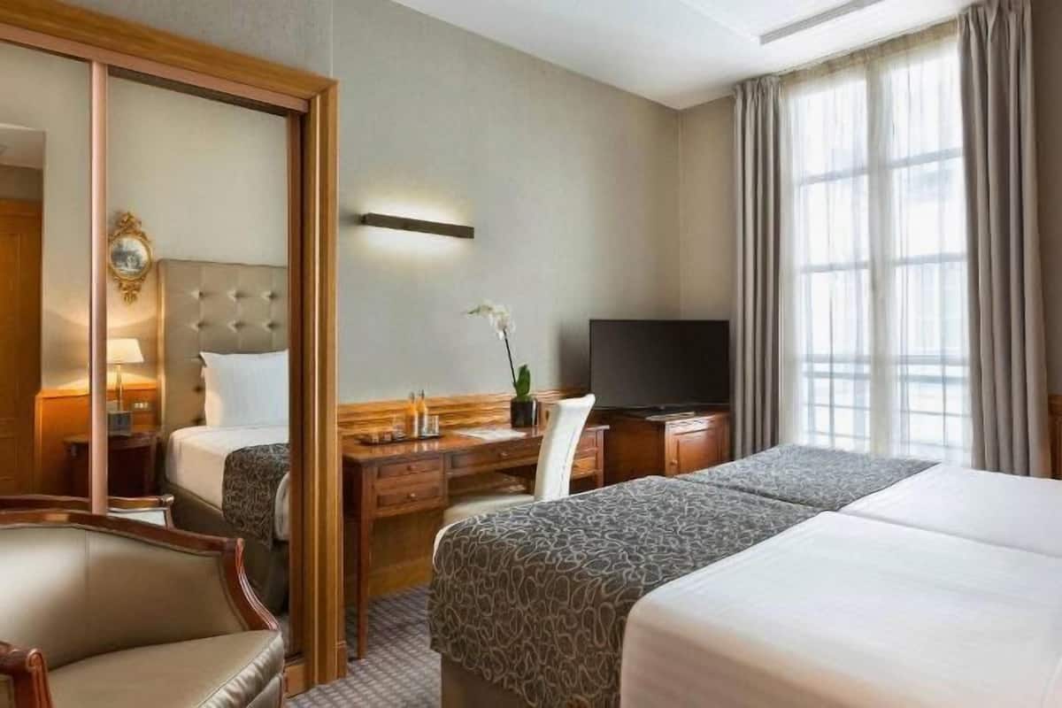 Premium bedding, minibar, in-room safe, desk