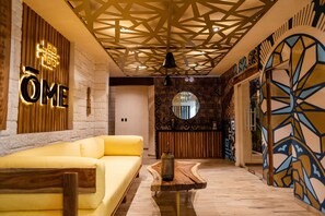 Sauna, tratamientos corporales, masajes con piedras calientes 