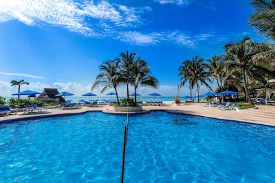 The Reef Playacar Beach Resort & Spa