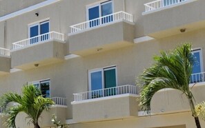 Exterior - Travel Inn Hotel (Simpson Bay)