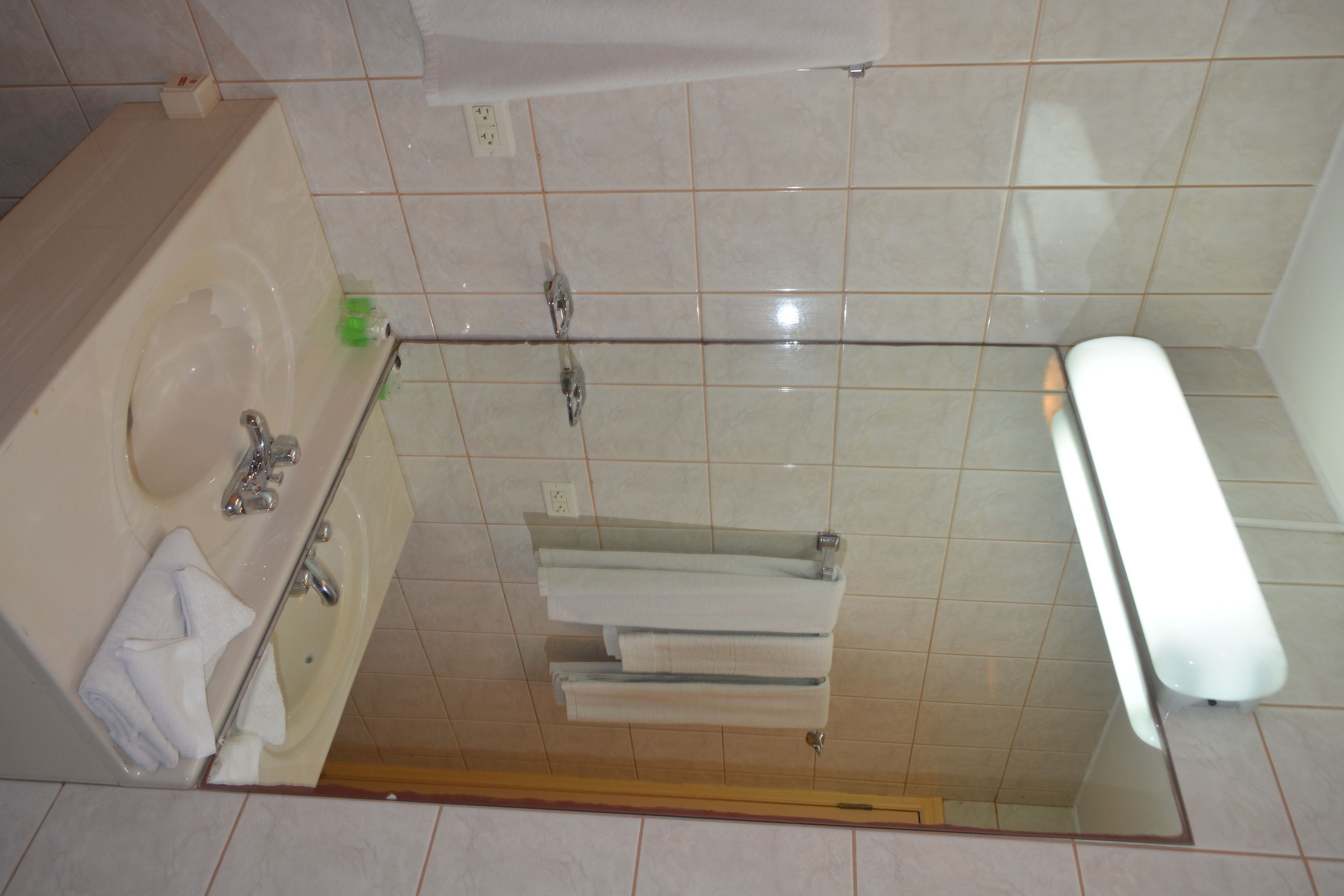 standard room, 1 king bed | bathroom | shower, free toiletries, towels